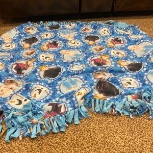Frozen tie blanket